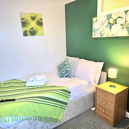 Gillings Villa -Perfect For Long & Short Stays Gillingham  Dış mekan fotoğraf