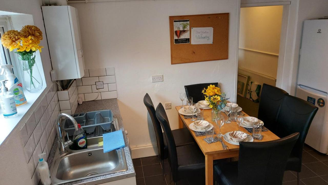 Gillings Villa -Perfect For Long & Short Stays Gillingham  Dış mekan fotoğraf