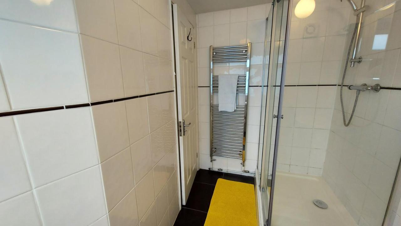Gillings Villa -Perfect For Long & Short Stays Gillingham  Dış mekan fotoğraf