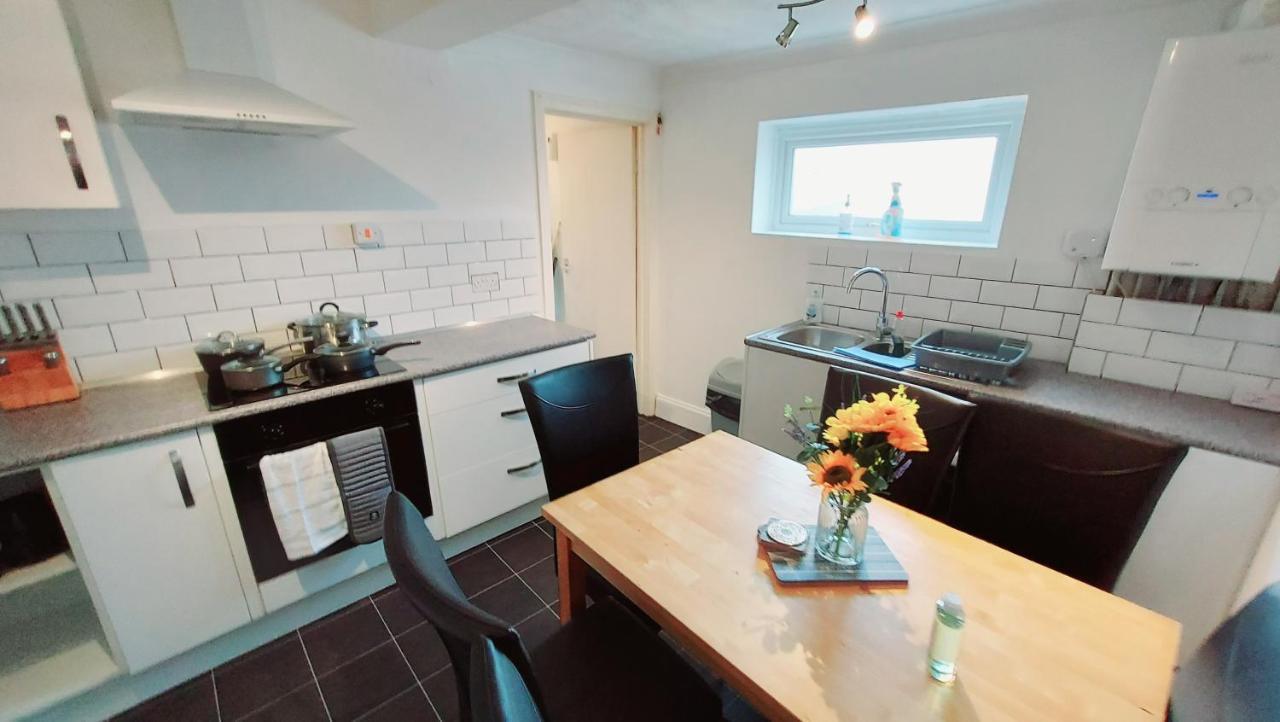Gillings Villa -Perfect For Long & Short Stays Gillingham  Dış mekan fotoğraf